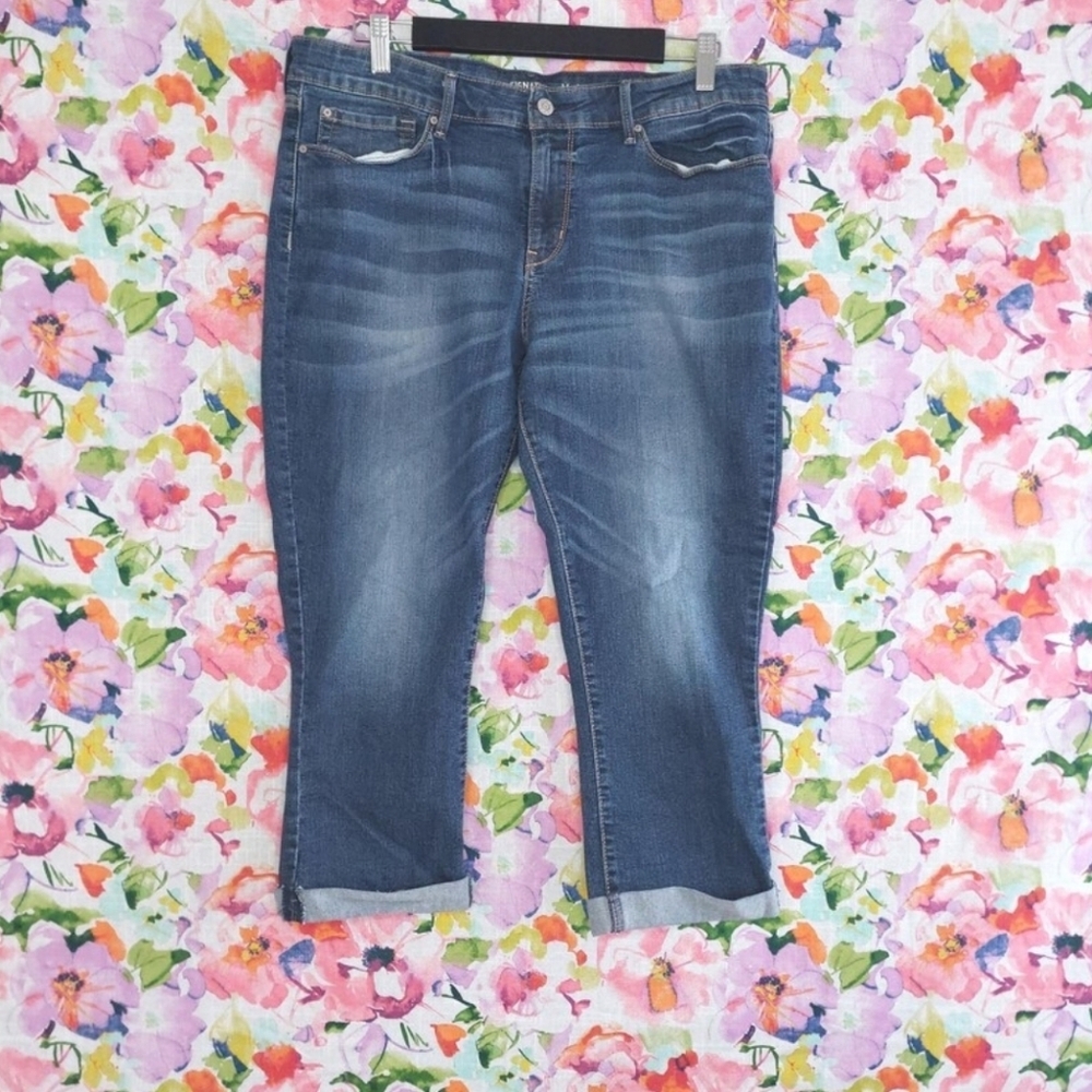 Signature by Levis Strauss Modern Capri - Plus Size Cropped Denim, Size 16